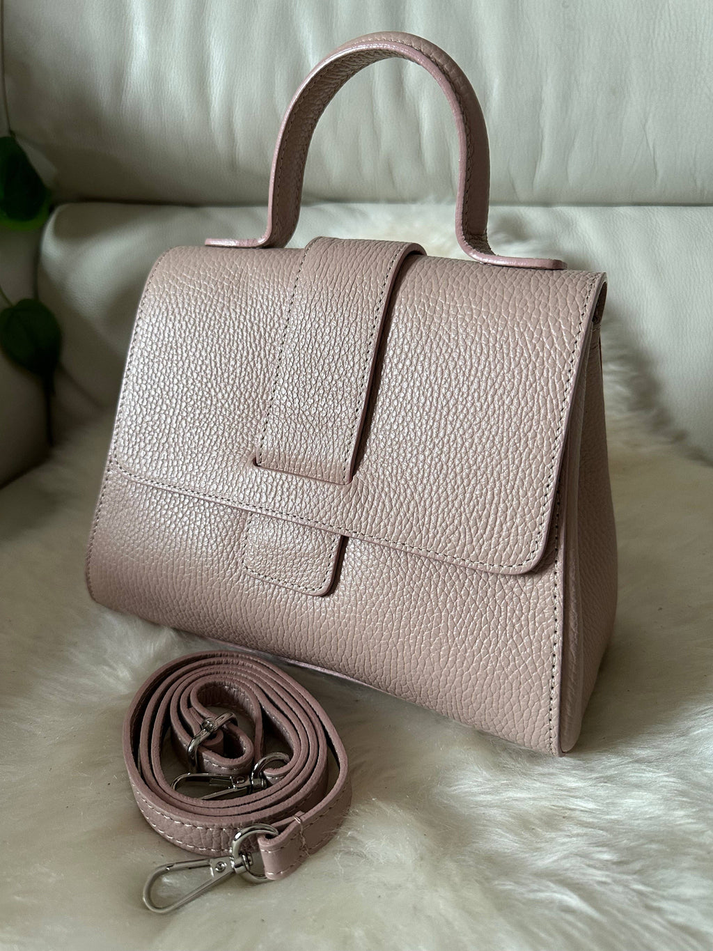 Agata Hammered Leather Bag | Handmade in Italy | Soft Pink