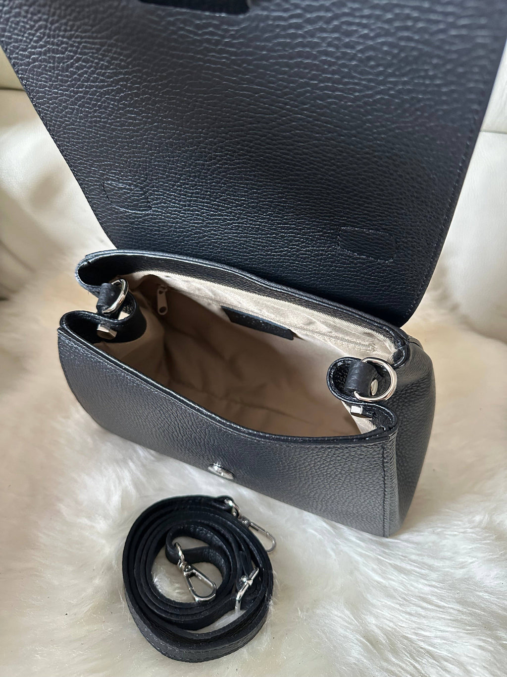 Agata Hammered Leather Bag | Handmade in Italy | White